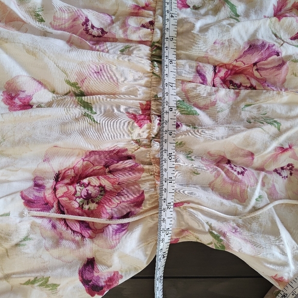 H&M Bubble Hem Floral Dress In Cream/Pink floral Size Small - Picture 8 of 13